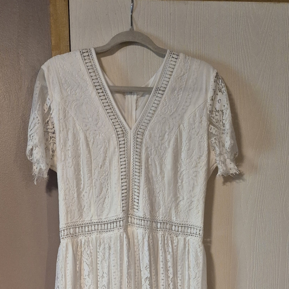 Elegant Lace White Maxi Dress